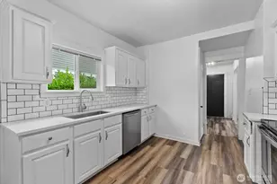 5509 Kensington Pl N, Seattle, WA 98103 - Photo 14