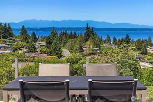 227 Highland Dr, Edmonds, WA 98020 - Photo 12