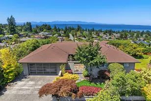 227 Highland Dr, Edmonds, WA 98020 - Photo 2