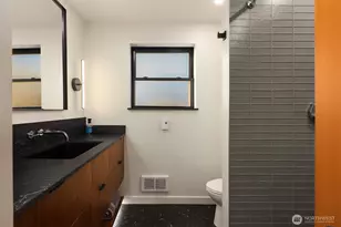 227 Highland Dr, Edmonds, WA 98020 - Photo 22
