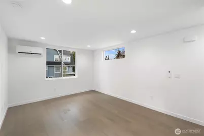 516 N 102nd Street, Seattle, WA 98133 - Photo 10