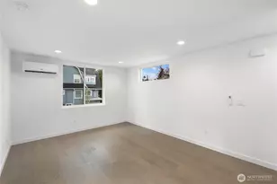 516 N 102nd St, Seattle, WA 98133 - Photo 10
