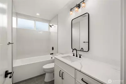 516 N 102nd Street, Seattle, WA 98133 - Photo 4