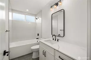 516 N 102nd St, Seattle, WA 98133 - Photo 4