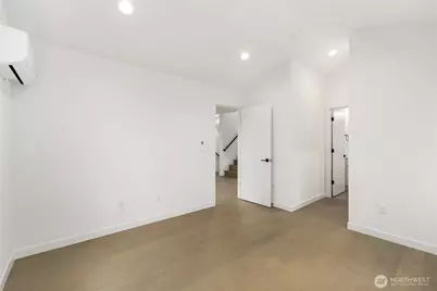 516 N 102nd Street, Seattle, WA 98133 - Photo 12