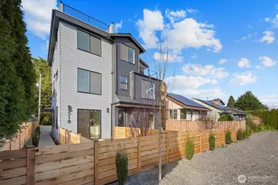 518 N 102nd Street, Seattle, WA 98133 - Photo 1