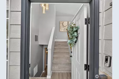 13018 42nd Avenue SE, Everett, WA 98208 - Photo 2