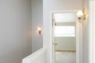 657 W Emerson St, Seattle, WA 98119 - Photo 8