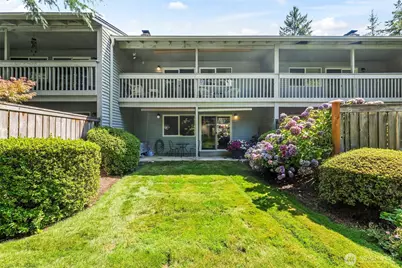 5527 Bridgeport Way W #C, University Place, WA 98467 - Photo 2
