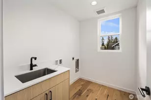 520 N 102nd St, Seattle, WA 98133 - Photo 18