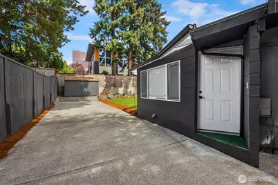 79 110th Ave SE, Bellevue, WA 98004 - Photo 28