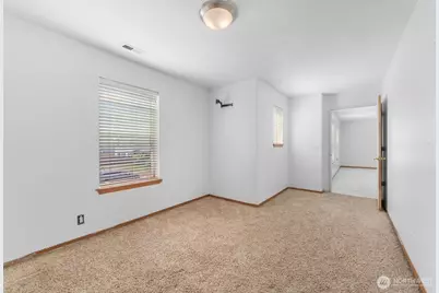 205 NE Silvernail St, Orting, WA 98360 - Photo 20