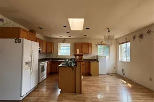5712 S Augusta St, Seattle, WA 98178 - Photo 6
