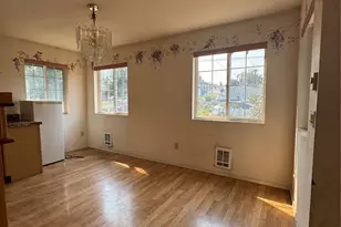 5712 S Augusta St, Seattle, WA 98178 - Photo 2