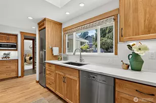 7247 SE 29th St, Mercer Island, WA 98040 - Photo 12