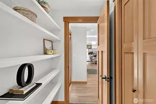 7247 SE 29th St, Mercer Island, WA 98040 - Photo 14