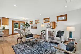 7247 SE 29th St, Mercer Island, WA 98040 - Photo 4
