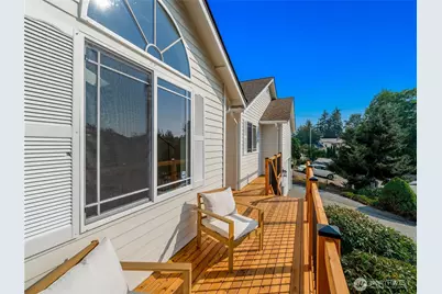 1812 Lumley Avenue, Mukilteo, WA 98275 - Photo 2