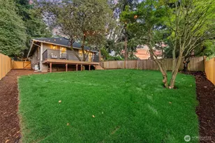 10733 Interlake Ave N, Seattle, WA 98133 - Photo 24