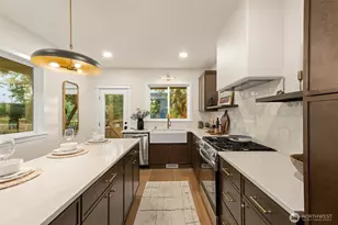 10733 Interlake Ave N, Seattle, WA 98133 - Photo 8