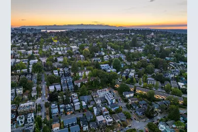 226 B 26th Avenue E, Seattle, WA 98112 - Photo 24