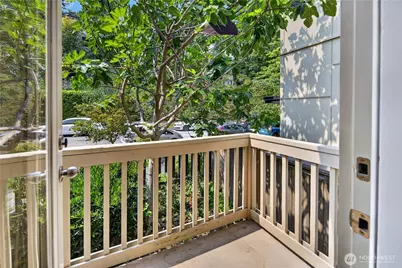 226 B 26th Avenue E, Seattle, WA 98112 - Photo 8