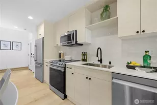 12013 36th Ave NE, Seattle, WA 98125 - Photo 6