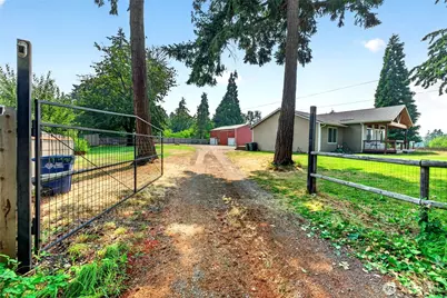 10516 36th Street E, Edgewood, WA 98372 - Photo 2