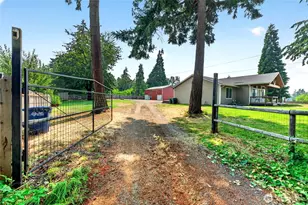 10516 36th St E, Edgewood, WA 98372 - Photo 2