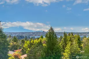 9636 NE 30th Pl, Clyde Hill, WA 98004 - Photo 1