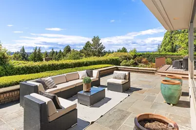 9636 NE 30th Place, Clyde Hill, WA 98004 - Photo 2