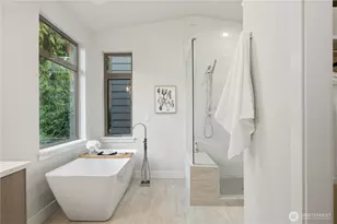 12315 NE 70th Ln, Kirkland, WA 98033 - Photo 20