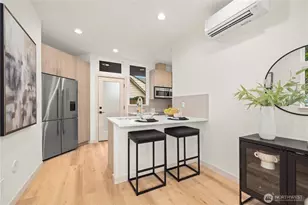 7005 9th Ave NE, Seattle, WA 98115 - Photo 10