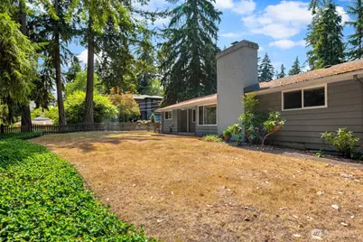 10466 SE 19th Street, Bellevue, WA 98004 - Photo 18