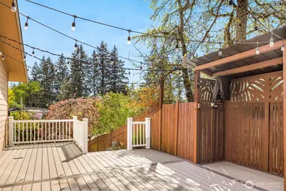 16204 Main Street, Bellevue, WA 98008 - Photo 22