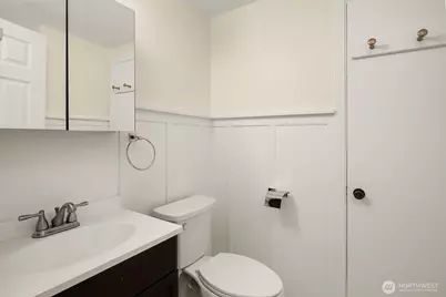 16204 Main Street, Bellevue, WA 98008 - Photo 18