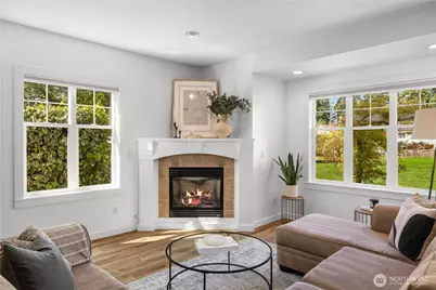 1827 Parade Grounds Avenue NE, Bainbridge Island, WA 98110 - Photo 4