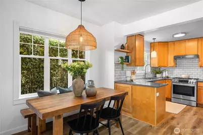 1827 Parade Grounds Avenue NE, Bainbridge Island, WA 98110 - Photo 6