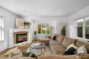 1827 Parade Grounds Ave NE, Bainbridge Island, WA 98110 - Photo 2