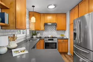 1827 Parade Grounds Ave NE, Bainbridge Island, WA 98110 - Photo 8