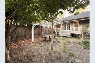 1111 34th Avenue, Seattle, WA 98122 - Photo 2