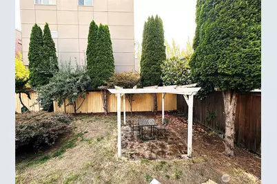 1111 34th Avenue, Seattle, WA 98122 - Photo 8