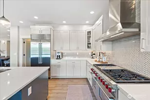 11822 Holmes Point Dr NE, Kirkland, WA 98034 - Photo 4