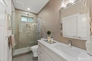 11822 Holmes Point Dr NE, Kirkland, WA 98034 - Photo 20