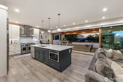 11822 Holmes Point Drive NE, Kirkland, WA 98034 - Photo 6