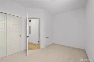 7009 9th Ave NE, Seattle, WA 98115 - Photo 16
