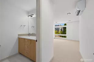 7009 9th Ave NE, Seattle, WA 98115 - Photo 12