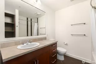 910 Lenora St, Seattle, WA 98121 - Photo 18