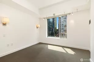 910 Lenora St, Seattle, WA 98121 - Photo 14