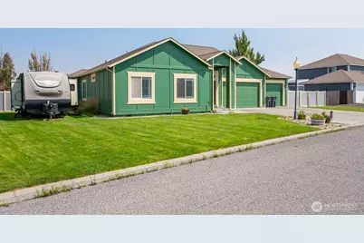 121 Scenic Drive NE, Moses Lake, WA 98837 - Photo 2